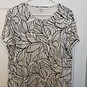 Croft & Barrow Black and White Leaf Print Women's Tee